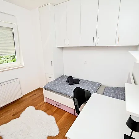 Apartment Heidi With Parking Zadar